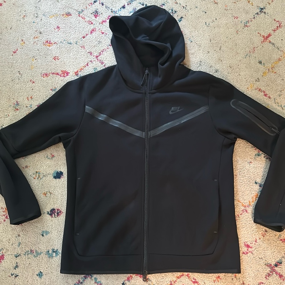 Nike Tech Men’s Lg, Color: Black